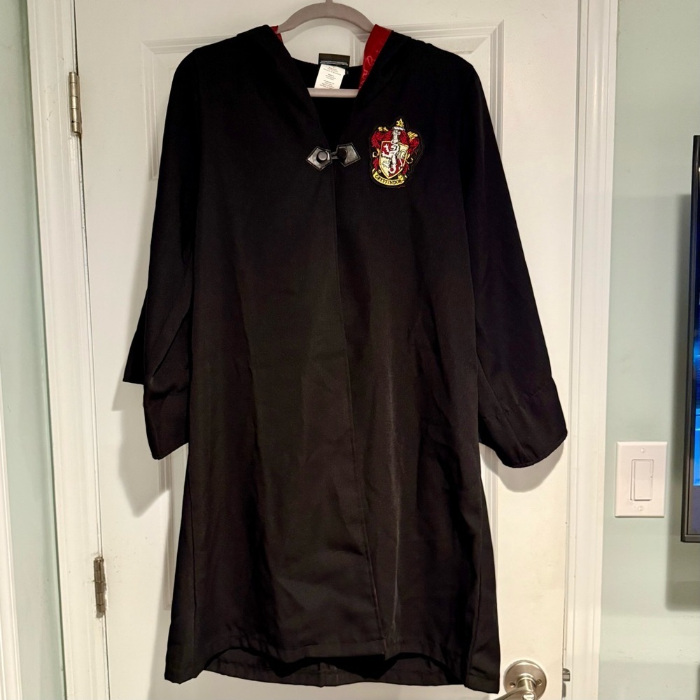 Harry Potter Gryffindor Robe Boys Medium Girls Wizarding World Hogwarts Hooded
